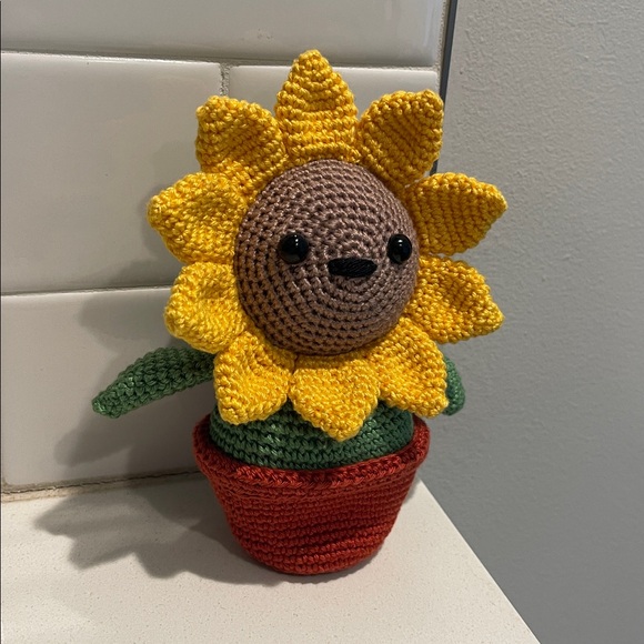 Flower Child Sunflower Bear Hand Crafted Figure and Pot Amigurumi Crochet Decor - Picture 4 of 12